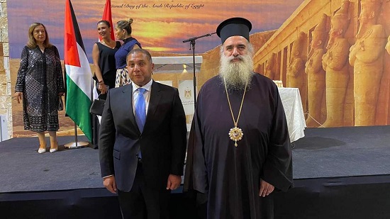 مطران القدس يشارك في احتفال اليوم الوطني لمصر 