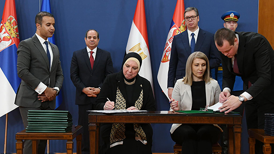 الرئيس السيسي ونظيره الصربي يشهدان مراسم التوقيع على مذكرات التفاهم والتعاون بين البلدين