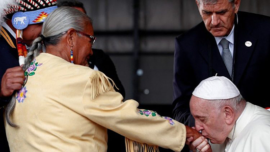 البابا فرنسيس يجتمع بسكان كندا الأصليين 