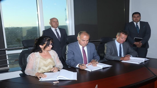 وزير النقل يشهد توقيع اتفاقيتين في مجال النقل البحري .. الأولى خاصة بتشغيل المحطة متعددة الأغراض بميناء الإسكندرية البحري