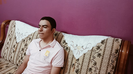 الطالب كيرلس نسيم عازر يتلقى دعوة من المستشار مرتضى منصور لتكريمه في نادي الزمالك 