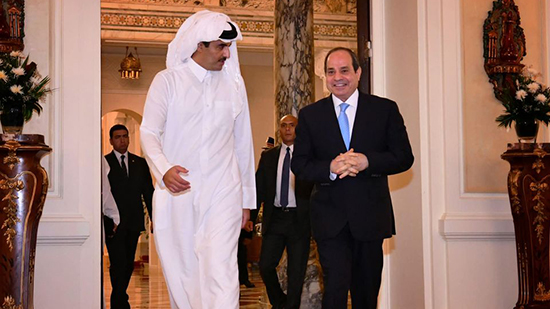 أمير قطر يشيد بجهود الرئيس السيسي ودور مصر في وقف إطلاق النار بغزة