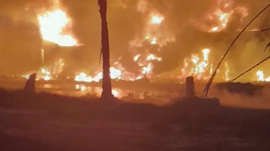 حريق هائل في مخزن «تنر» بدمياط.. والدفع بـ20 سيارة إطفاء