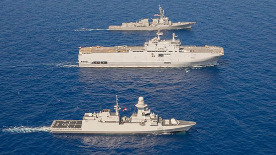 القوات البحرية المصرية والأمريكية تنفذان تدريباً بحرياً بالأسطول الشمالي