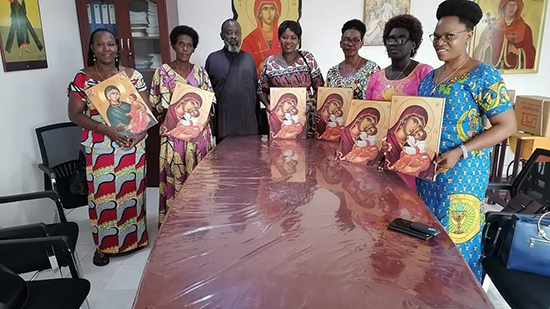 المتروبوليت إينوسنتيوس يستقبل في مقر ايبارشية بوروندي زوجات الكهنة