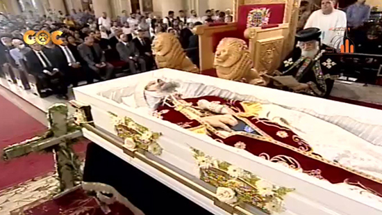 بث مباشر.. البابا تواضروس يترأس صلوات نجنيز مثلث الرحمات الأنبا إيساك