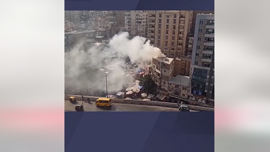 فيديو .. اندلاع حريق هائل بمنطقة فيكتوريا بالاسكندرية 