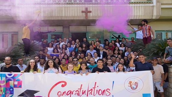 الانبا باخوم يحتفل بشباب الخريجين من المرحلة الثانوية : المستقبل يُبنى مع الرب