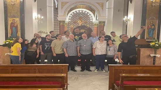 رئيس أساقفة طرسوس يزور اجتماع شباب كنيسة القديس كيرلس بمصر الجديدة