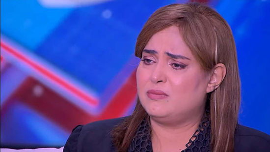 وفاء مكي تنهار من البكاء: 
