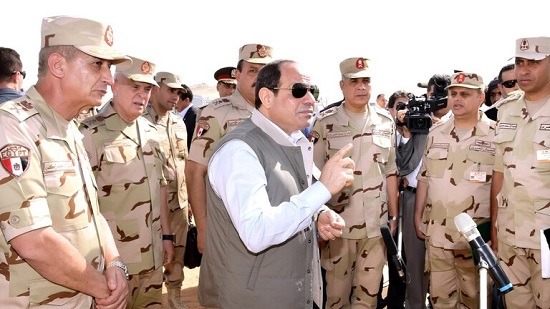 السيسي يبحث حماية أمن مصر مع قادة الجيش