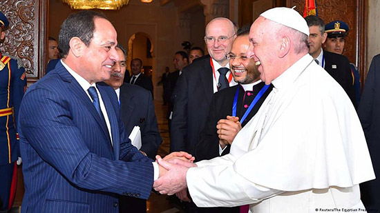 البابا يشكر الرئيس السيسي لدعمه للمؤسسة والمونسنيور يوأنس لحظي: البابا فرنسيس من أكبر الداعمين لخير مصر