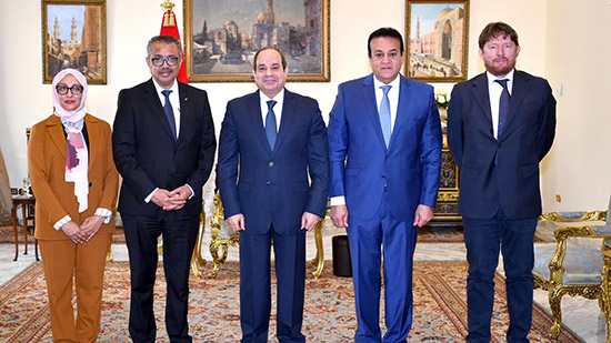 السيسي يستقبل المدير العام لمنظمة الصحة العالمية.. ويؤكد حرص مصر على تطوير التعاون مع المنظمة