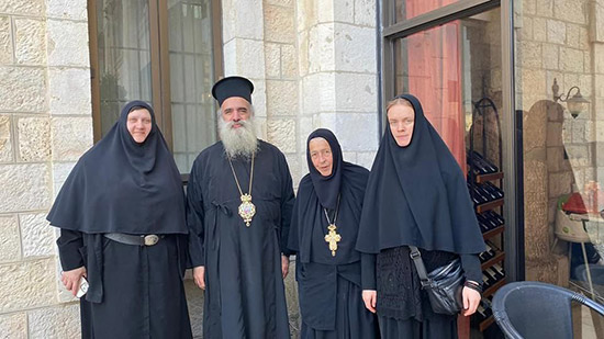 مطران القدس يستقبل راهبات الكنيسة الروسية