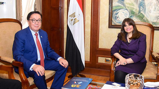 وزيرة الهجرة تستقبل سفير كازاخستان لدى مصر لبحث ملفات التعاون المشترك