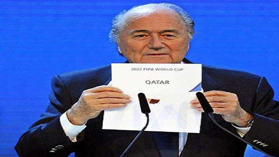 بلاتر يعترف بعد 12 عامًا: منح قطر استضافة المونديال كان اختيار سيء