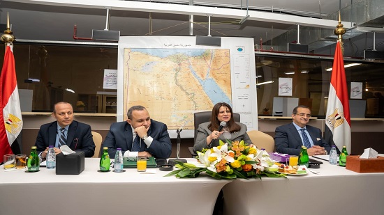 وزيرة الهجرة تعقد لقاءً مفتوحاً بمقر القنصلية المصرية مع رموز الجالية بالرياض 