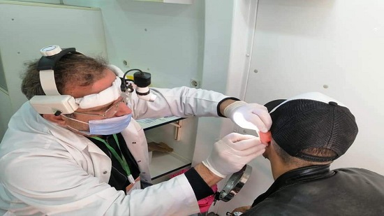  فى إطار مبادرة الرئيس السيسي .. توقيع الكشف الطبى بالمجان على ١٢٣٥ مواطن بقرية البنك بدمياط 