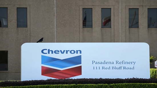 شيفرون تستأنف إنتاج النفط الفنزويلي مع تخفيف الولايات المتحدة للعقوبات