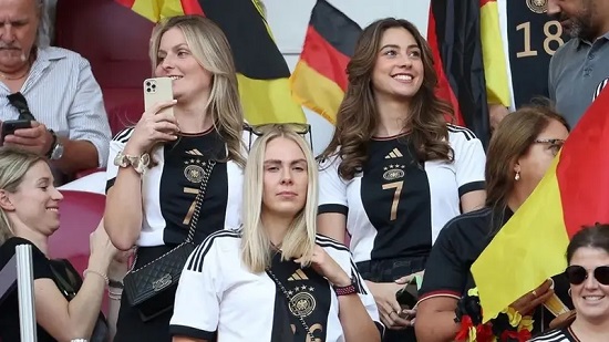 منتخب ألمانيا دعا زوجات وصديقات اللاعبين قبل مباراة كوستاريكا