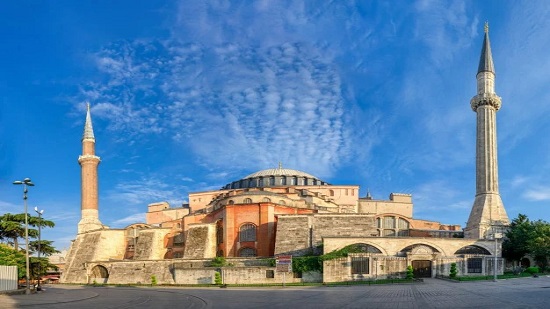 في مثل هذا اليوم... الانتهاء من بناء كاتدرائية آيا صوفيا في القسطنطينية