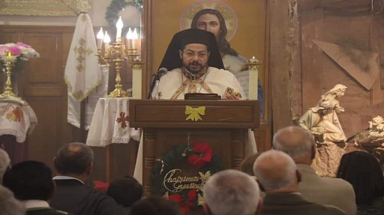 الأنبا باخوم يترأس قداس العام الجديد بكنيسة العذراء بشبرا 