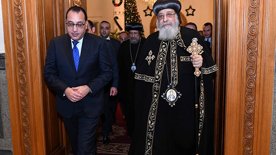 رئيس الوزراء يزور المقر البابوي بالقاهرة لتهنئة البابا تواضروس بعيد الميلاد