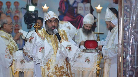 الأنبا نوفير يصلى قداس عيد الغطاس بكنيسة الشهيد أبوسيفين بالجبل الأصفر