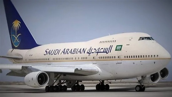 تشمل العمرة.. السعودية تعتزم منح تأشيرات دخول على تذاكر شركة الطيران الوطنية
