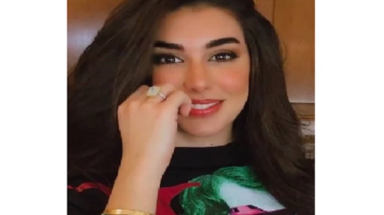 ياسمين صبري ترتدي من جديد خاتم زواجها من أحمد أبو هشيمة