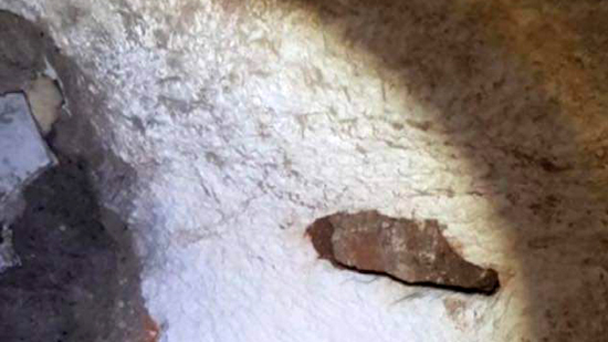  الكشف عن آثار تحت أرضية القبر المقدس في كنيسة القيامة بالقدس
