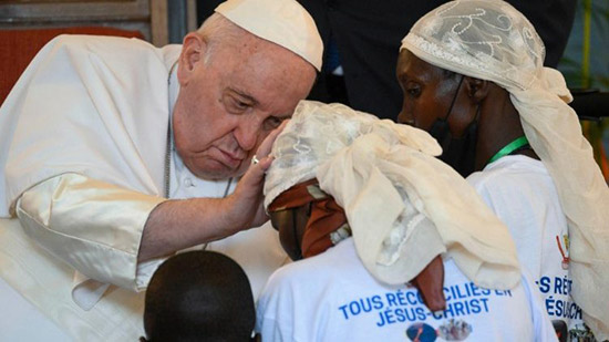 البابا فرنسيس يلتقي ضحايا العنف في شرق الكونغو.. ويؤكد: لا للعنف والاستسلام نعم للمصالحة والرجاء