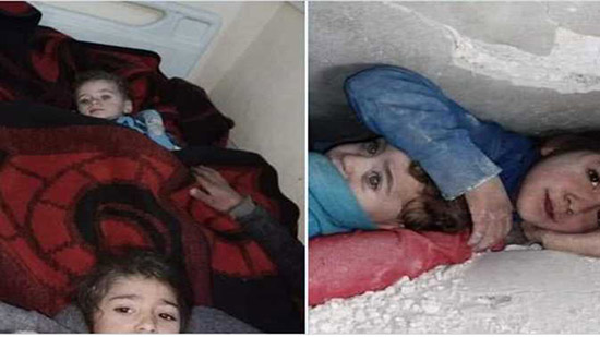 إنقاذ طفلين من تحت الأنقاض 