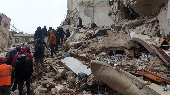 ارتفاع حصيلة ضحايا الزلزال إلى 960 شخص