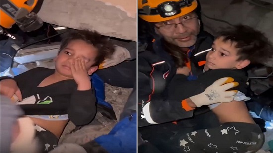 انتشل رجال الإنقاذ طفلا سليما من تحت ركام إحدى الأبنية المنهارة في تركيا،