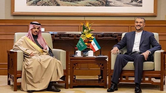وزير الخارجية السعودي يلتقي نظيره الإيراني