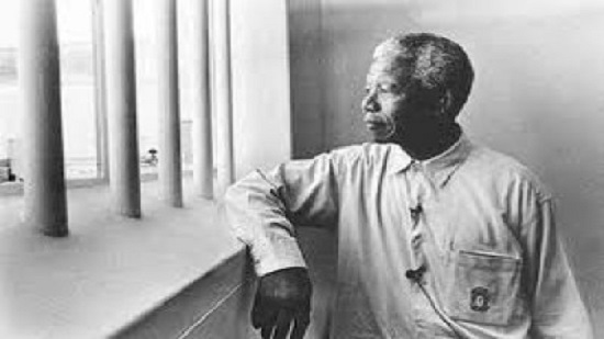 في مثل هذا اليوم ...نيلسون مانديلا أول رئيس أفريقي لجنوب أفريقيا