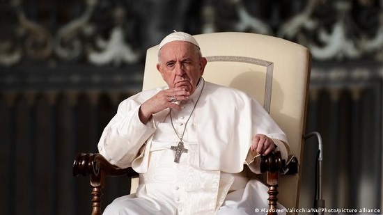 البابا فرنسيس : الحروب لا تحل النزاعات نتائجها  تتمثل في الضحايا والدمار والخسائر البشرية والتشدد