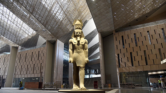 فيديو .. مدير عام الترميم بالمتحف المصري الكبير يعلن انتهاء الأعمال الإنشائية بنسبة 100%