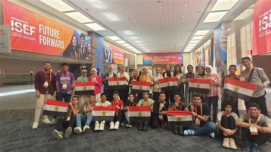  الطلاب المصريين الفائزين فى معرض 