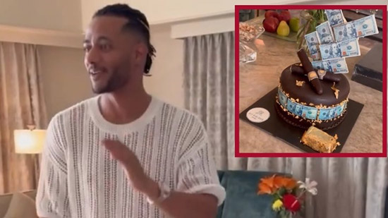 فندق محمد رمضان يحتفل بعيد ميلاده بتورتة دولارات وسيجار وصابونة ذهبية (فيديو)