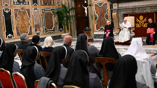 البابا فرنسيس يستقبل راهبات المحبة المرسلات الصغيرات