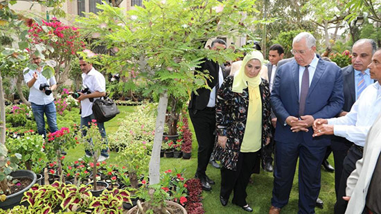 وزيرا الزراعة والتضامن ومحافظ الجيزة يفتتحون معرض زهور الربيع الـ90 