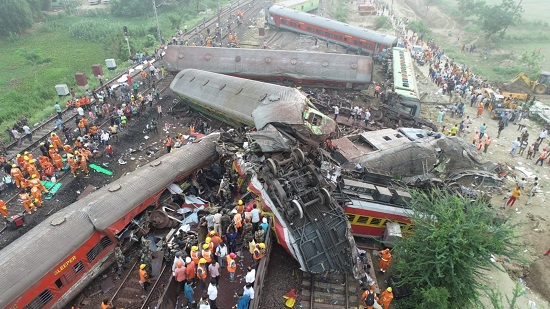 ارتفاع ضحايا اصطدام قطارى الهند إلى ٢٨٨ قتيلا و ٩٠٠جريح