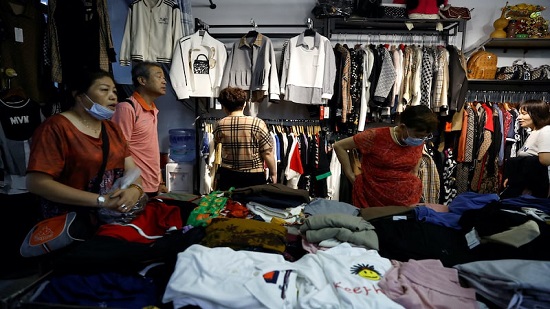 الصين تسعى إلى حظر الملابس 