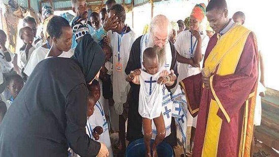 الأنبا نيقولا : معمودية 60 موعوظًا في إيبارشية بوكوبا غرب تنزانيا 