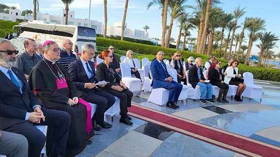 السفير البابوي بمصر يترأس قداس الذكرى العشرين لضحايا سقوط الطائر الفرنسية