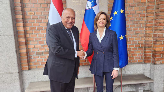 وزير الخارجية يعقد لقاء ثنائيًا ومباحثات موسعة مع نظيرته السلوفينية