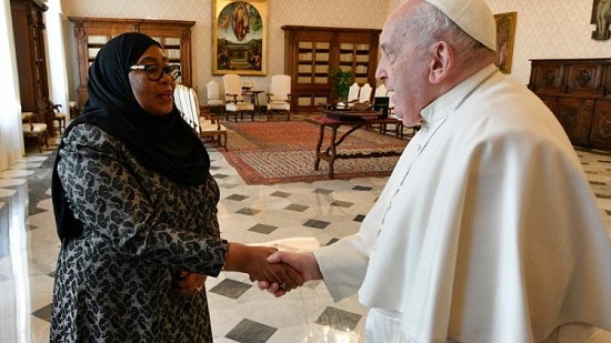  البابا فرنسيس يستقبل رئيسة جمهورية تنزانيا