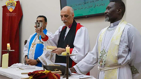 رئيس الأسقفية يترأس قداسًا بكنيسة الصم 